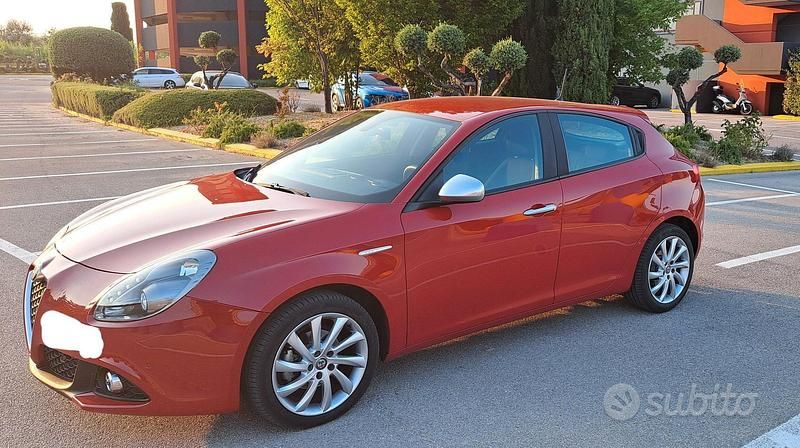 Usata Alfa Romeo Giulietta Super 120 CV (88 kW) 2019 Rosso Berlina