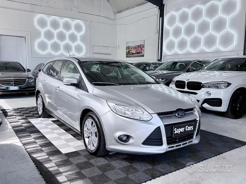 Usata Ford Focus 115 CV (84 kW) 2012 Grigio Station wagon