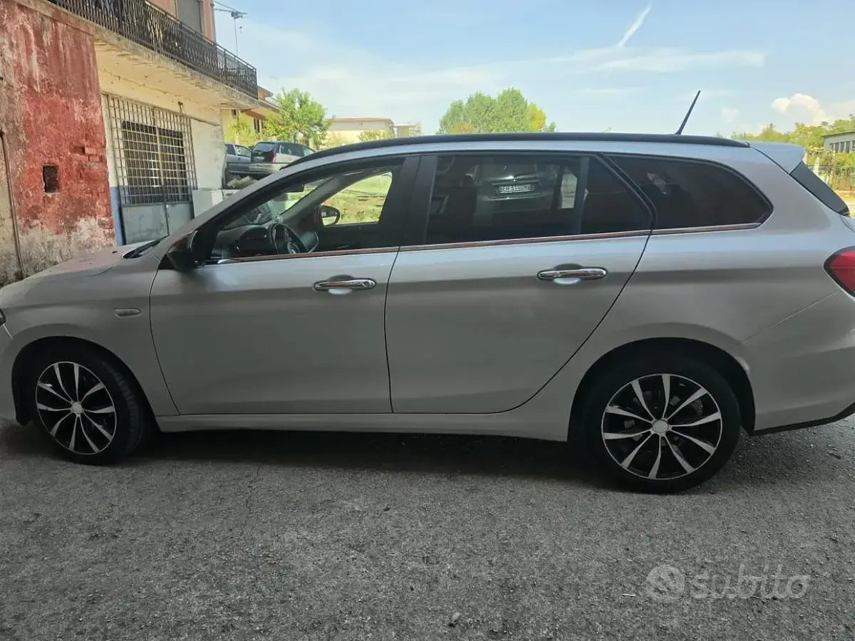 Usata Fiat Tipo Business 120 CV (88 kW) 2016 Grigio Station wagon