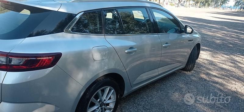 Usata Renault Mégane GrandTour 110 CV (80 kW) 2018 Grigio Station wagon
