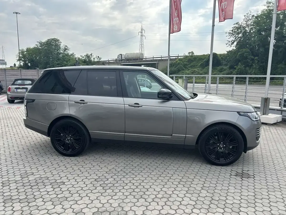 Usata Land Rover Range Rover Vogue 249 CV (183 kW) 2019 Grigio SUV