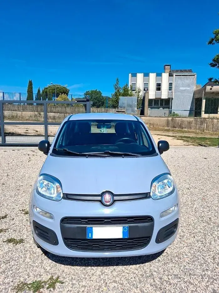 Usata Fiat Panda Easy 69 CV (50 kW) 2019 Gray Utilitaria