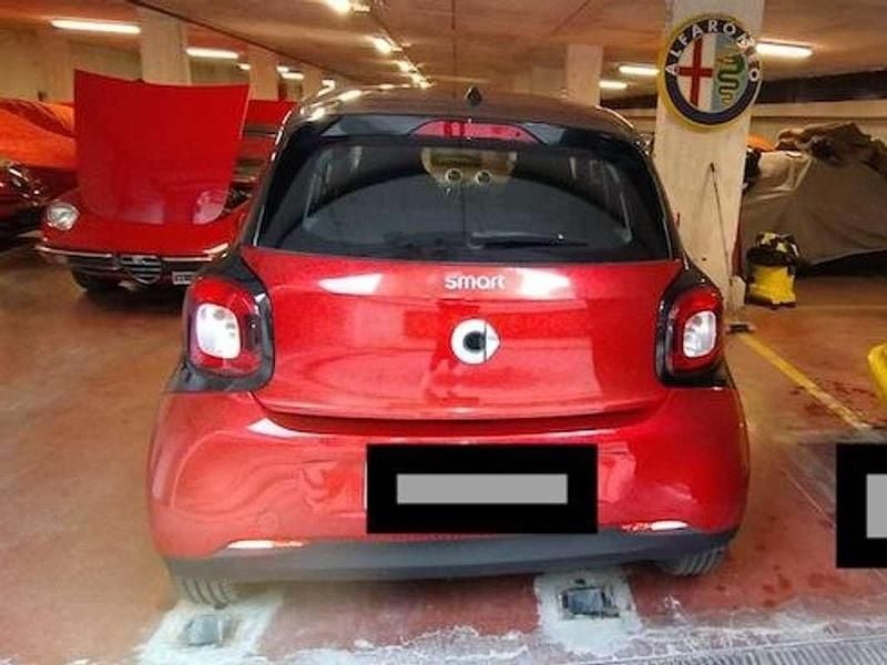 Usata Smart ForFour 71 CV (52 kW) 2016 Rosso Utilitaria