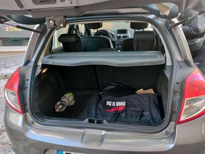 Usata Renault Clio III 75 CV (55 kW) 2011 Berlina