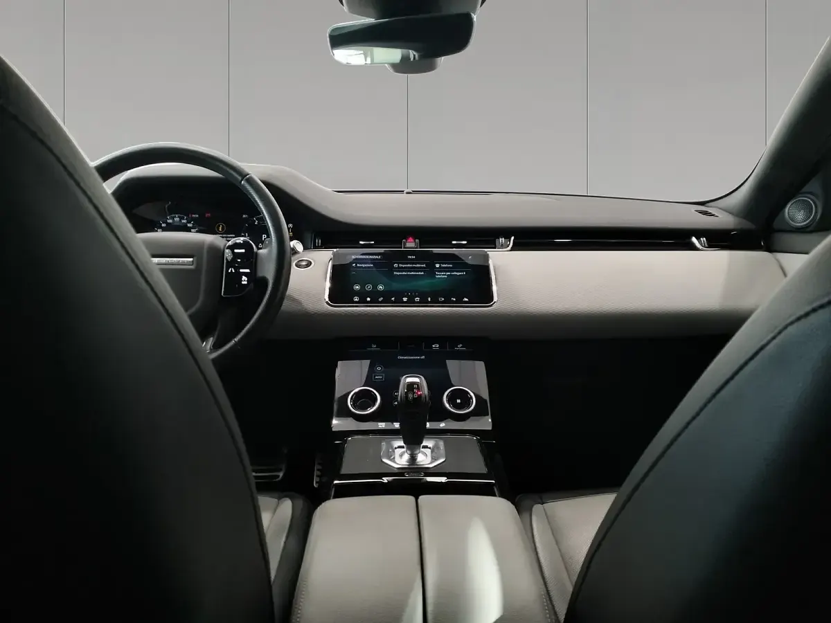 Usata Land Rover Range Rover evoque R-Dynamic 2021 Eiger grey SUV