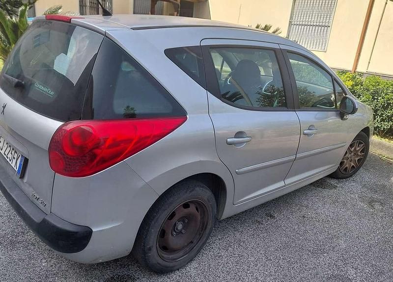 Usata Peugeot 207 Active 92 CV (67 kW) 2011 Argento Station wagon