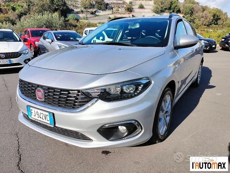 Argento Usata 2017 Fiat Tipo Lounge Station wagon | 10.500 € (Buon prezzo) - Immagine 1/4