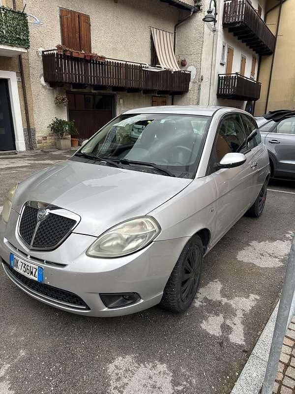 Usata Lancia Ypsilon 60 CV (44 kW) 2007 Grigio Utilitaria