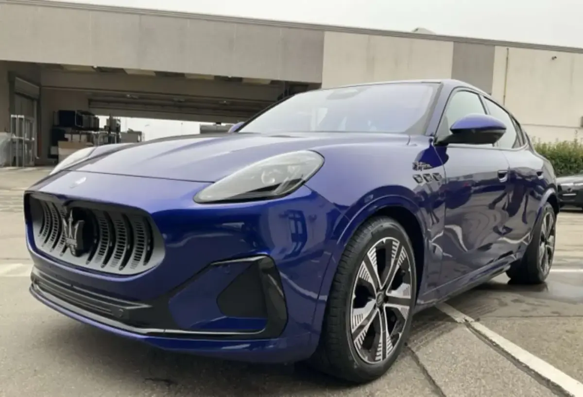 Usata Maserati Grecale Folgore 136 kW (185 CV) 2024 Blu/azzurro SUV