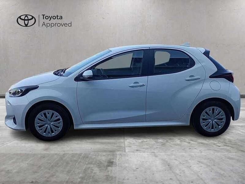 Usata Toyota Yaris Hybrid Active 92 CV (67 kW) 2022 Bianco Utilitaria