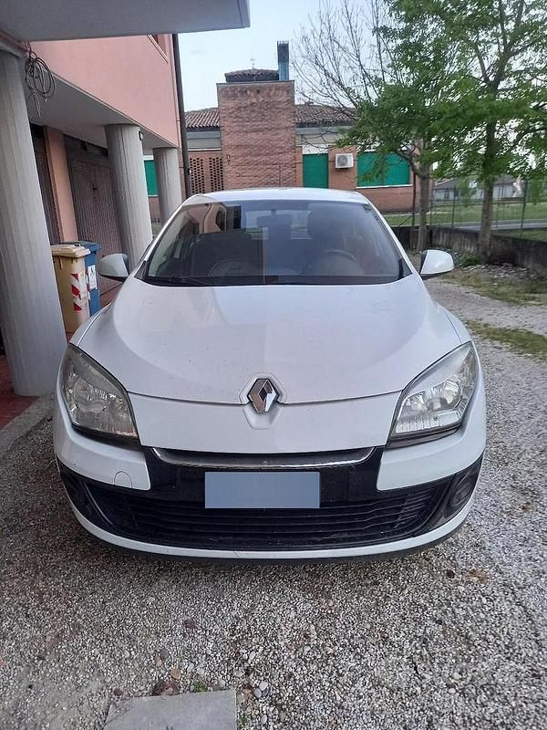 Usata Renault Mégane GrandTour 110 CV (80 kW) 2013 Bianco Station wagon