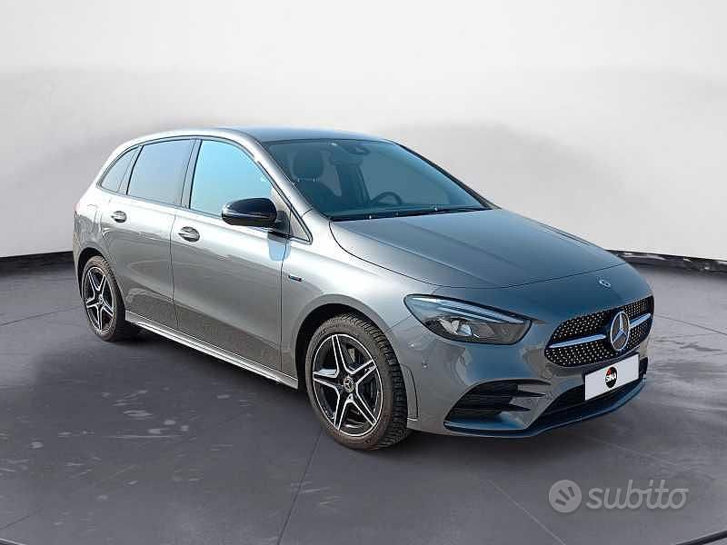 Usata Mercedes B250e 160 CV (117 kW) 2020 Grigio Monovolume