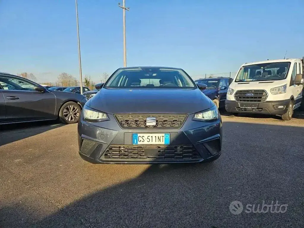 Käytetty Seat Ibiza Business 80 HP (58 kW) 2023 Harmaa Viistoperä