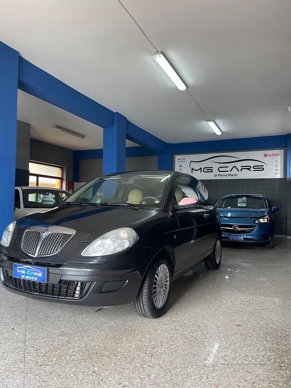 Usata Lancia Ypsilon 69 CV (50 kW) 2005 Nero Utilitaria
