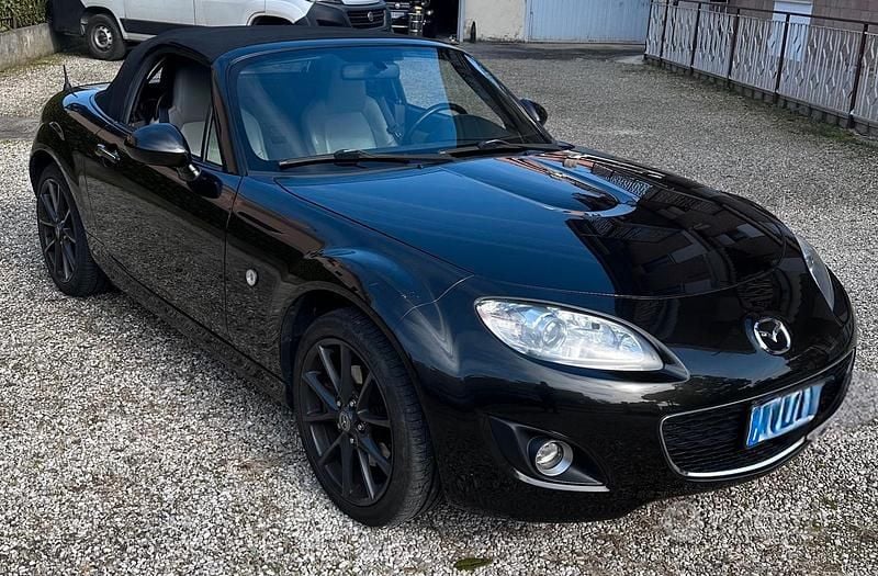 Usata Mazda MX5 126 CV (92 kW) 2011 Nero Cabrio