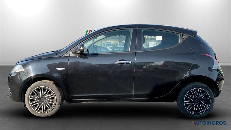 Usata Lancia Ypsilon Silver 69 CV (50 kW) 2023 Nero Utilitaria