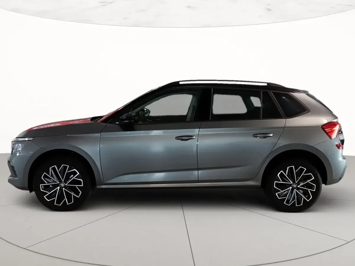 Usata Skoda Kamiq 150 CV (110 kW) 2025 Grigio graphite metallizzato nero tulipano perlato SUV