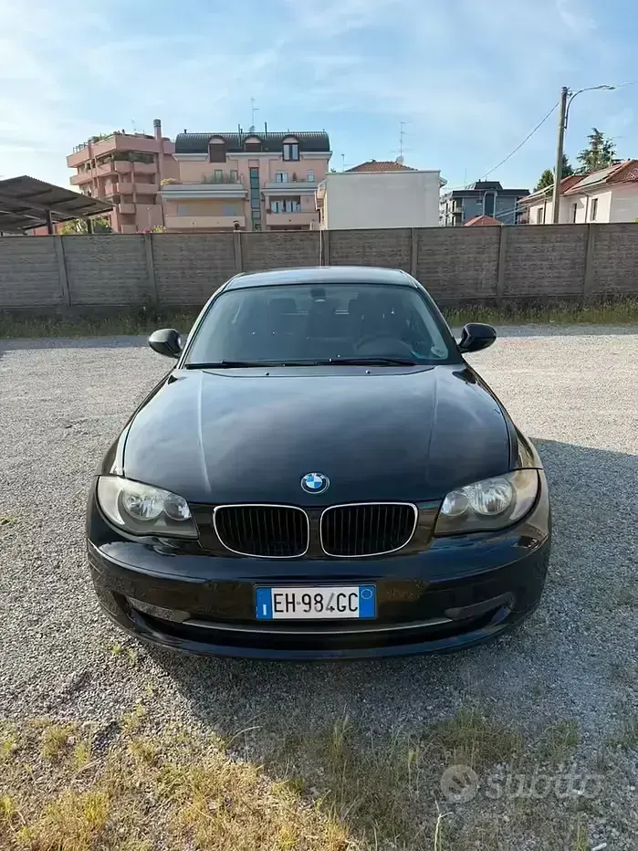 Usata BMW 118 143 CV (105 kW) 2011 Utilitaria