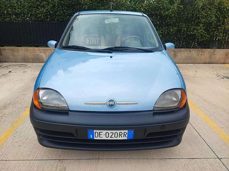 Blu/azzurro Usata 2006 Fiat 600 Anniversary Due volumi | 1920 € (Ottimo prezzo) - Immagine 1/4