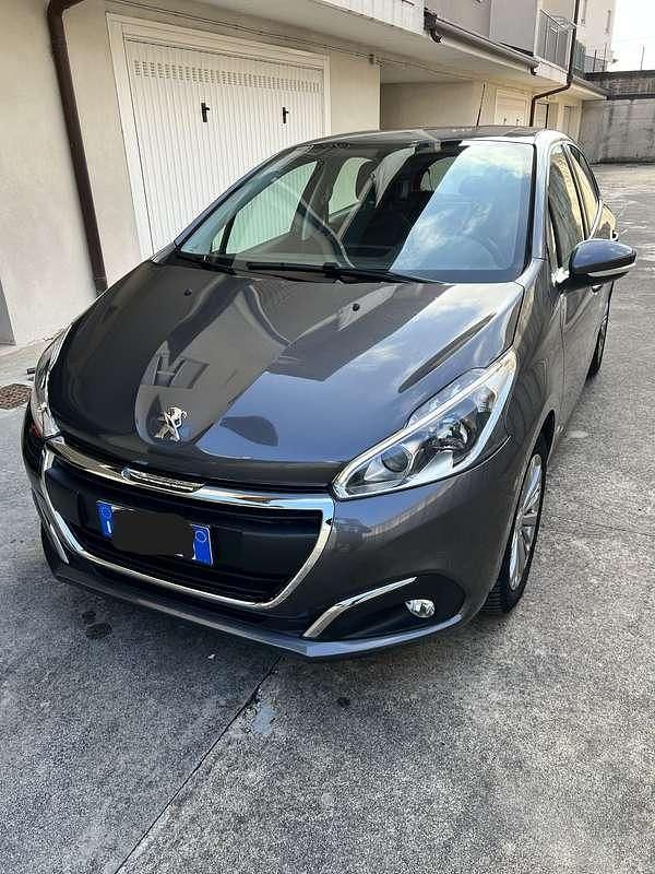 Usata Peugeot 208 Style 82 CV (60 kW) 2018 Grigio Utilitaria