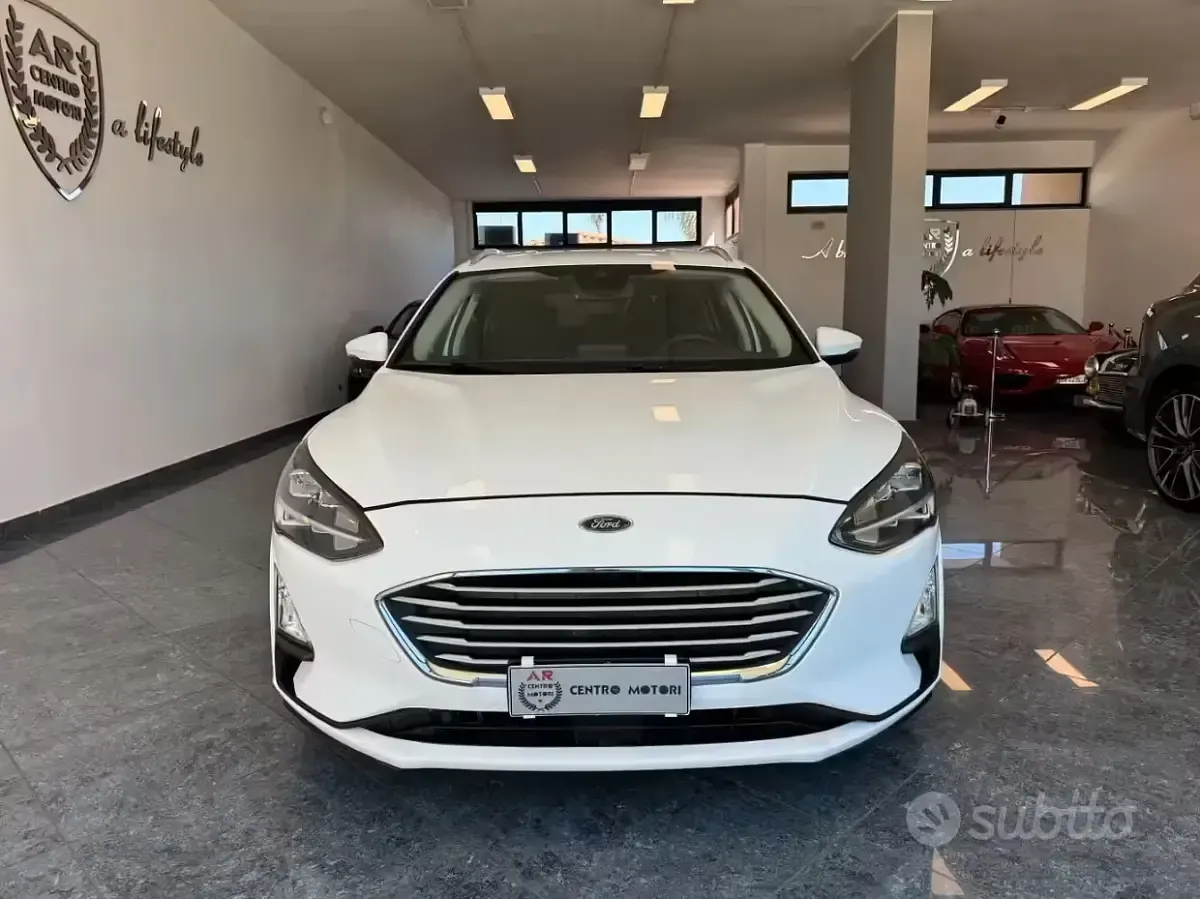 Usata Ford Focus 120 CV (88 kW) 2019 Bianco Station wagon
