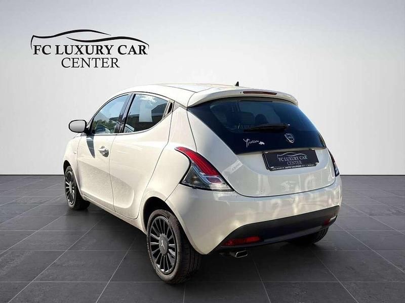 Usata Lancia Ypsilon S 95 CV (69 kW) 2015 Bianco Utilitaria