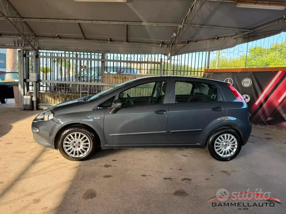 Usata Fiat Punto Street 85 CV (62 kW) 2015 Grigio Utilitaria