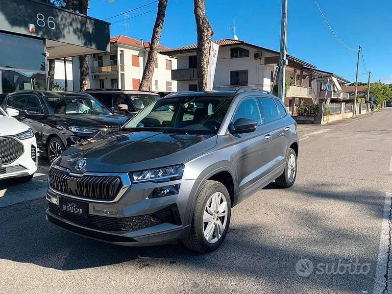 Grigio Usata 2024 Skoda Karoq Executive SUV | 25.900 € (Super prezzo) - Immagine 1/4