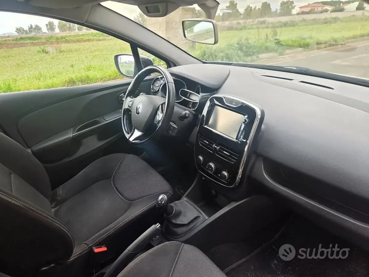 Usata Renault Clio 75 CV (55 kW) 2014 Grigio Station wagon