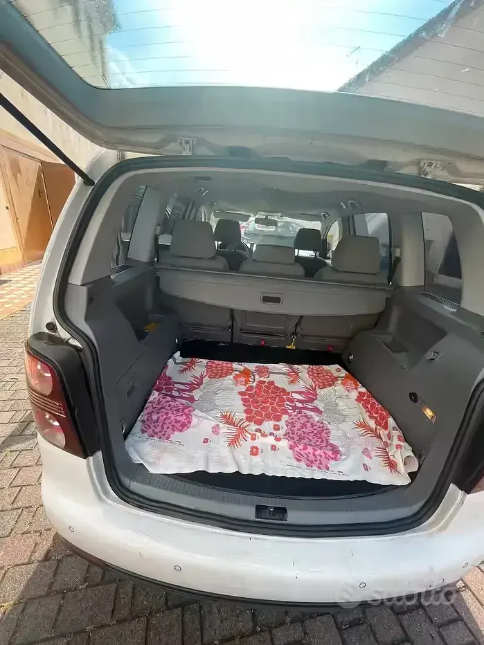 Usata VW Touran 109 CV (80 kW) 2011 Bianco Monovolume