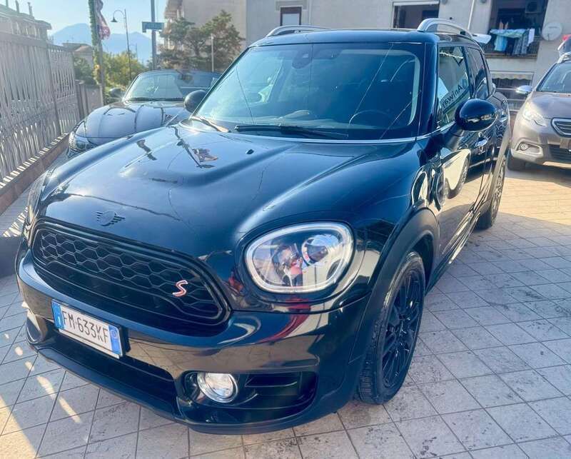 Nero Usata 2017 Mini Cooper D Countryman Hype SUV | 16.490 € (Cara) - Immagine 1/4
