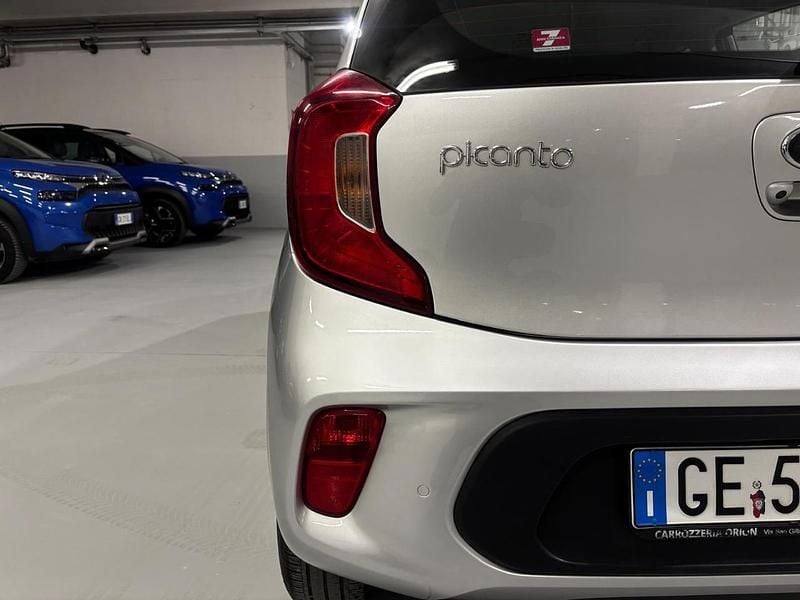 Usata Kia Picanto X-Line 65 CV (47 kW) 2021 Astro grey Utilitaria