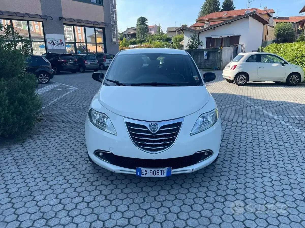 Usata Lancia Ypsilon S 95 CV (69 kW) 2015 Bianco Utilitaria