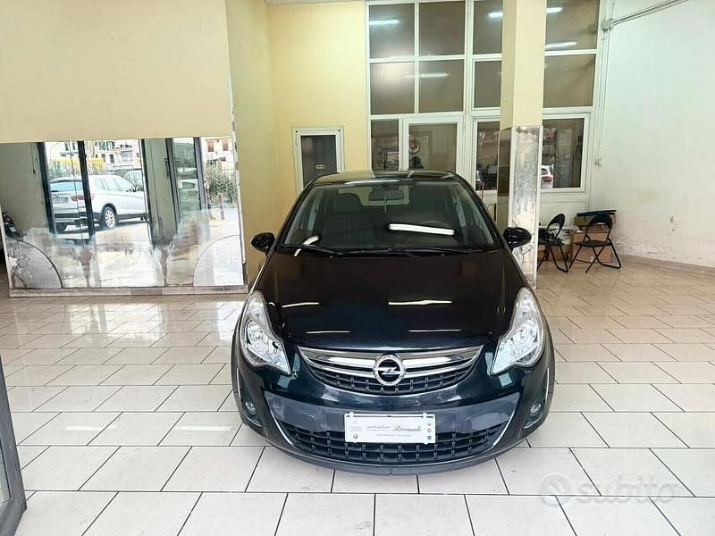 Usata Opel Corsa 85 CV (62 kW) 2012 Nero Utilitaria