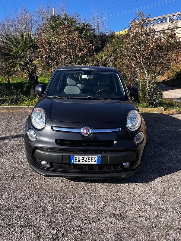 Usata Fiat 500L Living 105 CV (77 kW) 2014 Grigio Monovolume