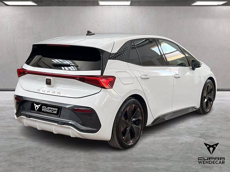 Usata Cupra Born 150 kW (204 CV) 2023 Bianco glaciale Utilitaria