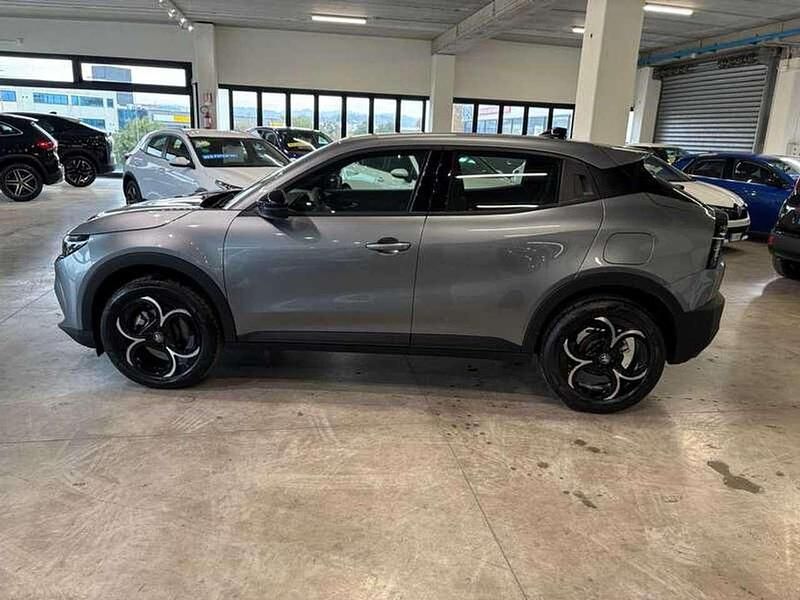 Nuova Alfa Romeo Junior 145 CV (106 kW) 2025 Grigio SUV