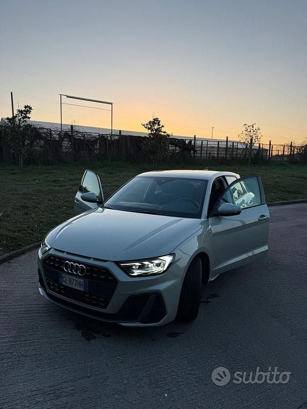 Usata Audi A1 95 CV (69 kW) 2023 Grigio SUV