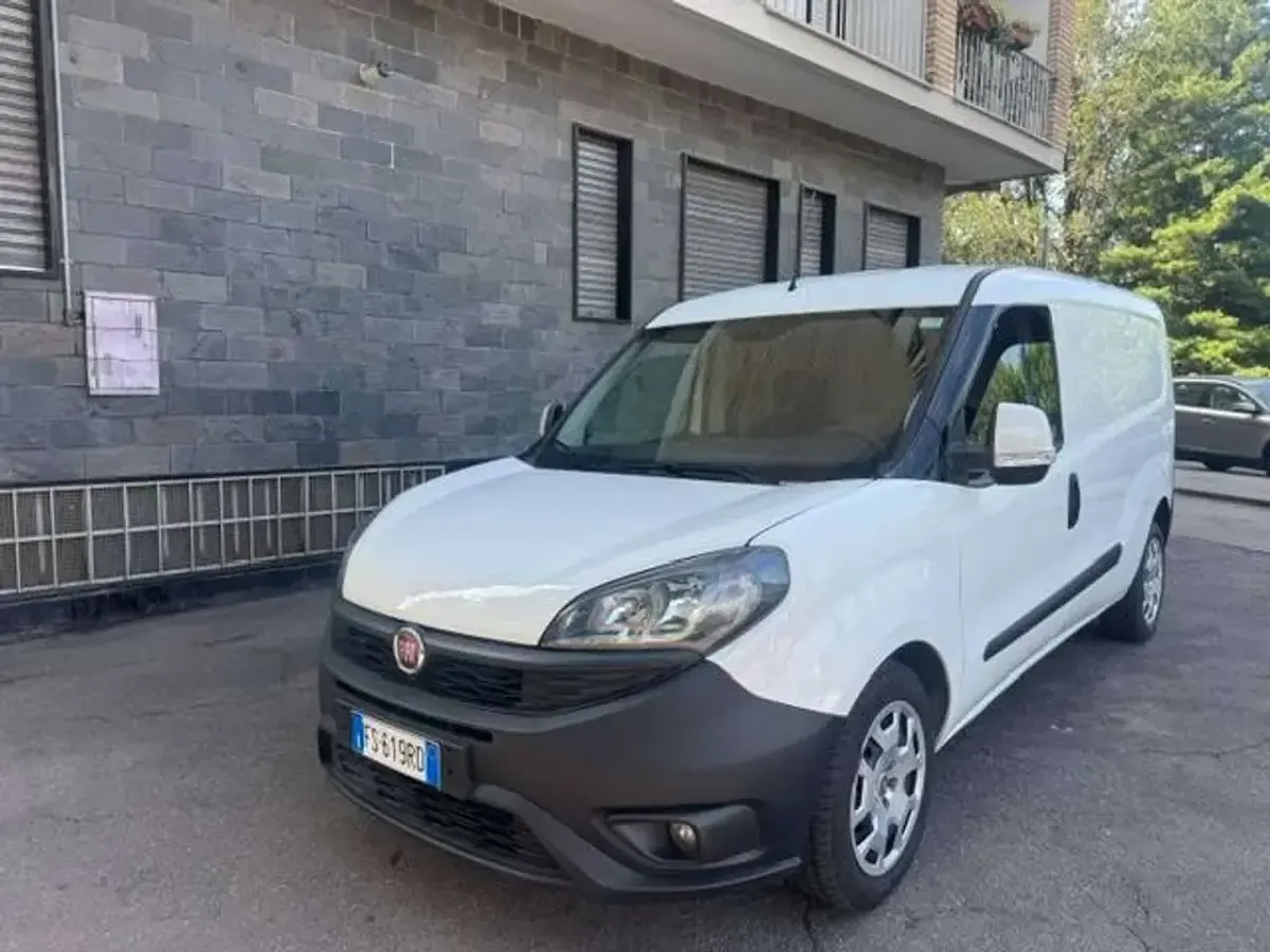 Usata Fiat Doblò 105 CV (77 kW) 2018 Bianco Monovolume