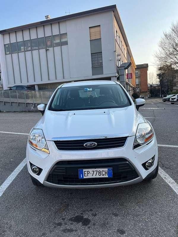 Usata Ford Kuga 140 CV (102 kW) 2012 Bianco SUV