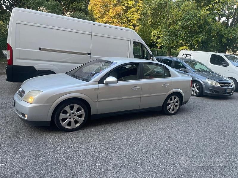 Usata Opel Vectra 150 CV (110 kW) 2005 Grigio Berlina
