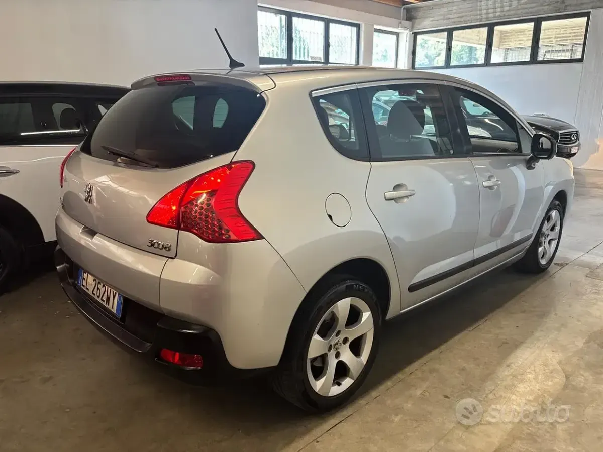 Usata Peugeot 3008 Business-Line 112 CV (82 kW) 2012 Grigio Station wagon