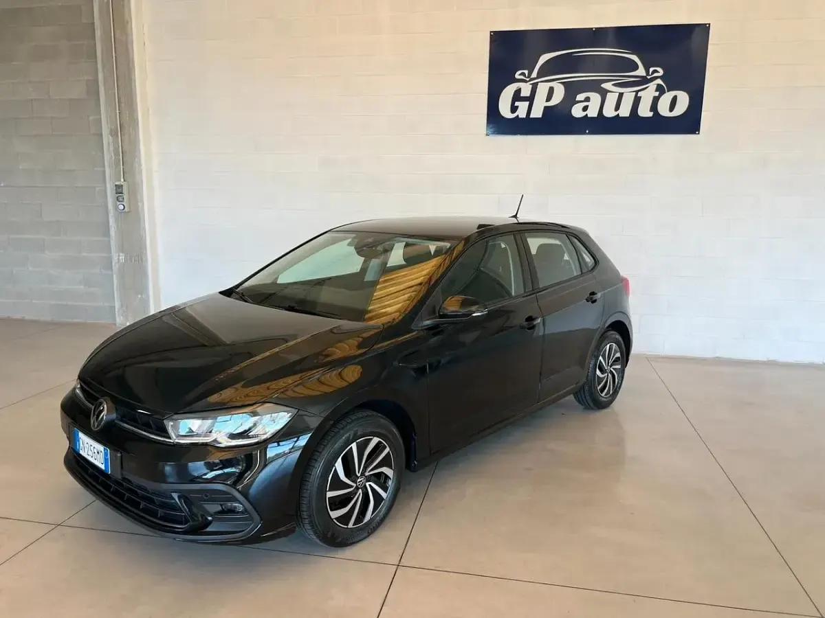 Usata VW Polo Life 80 CV (58 kW) 2023 Nero Utilitaria