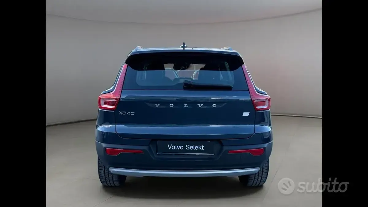 Usata Volvo XC40 Inscription 155 CV (114 kW) 2021 Blu SUV
