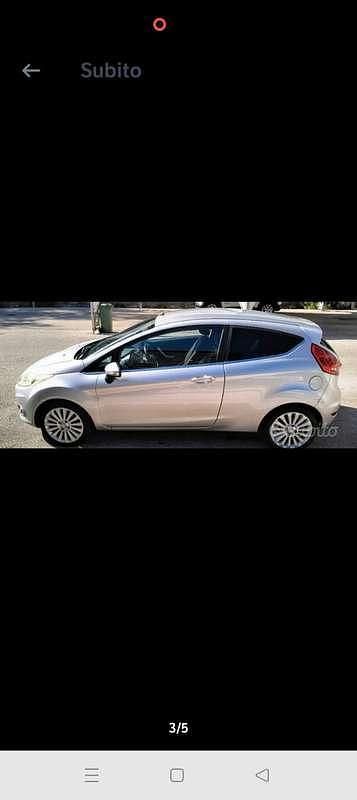 Usata Ford Fiesta Ghia 88 CV (64 kW) 1997 Berlina