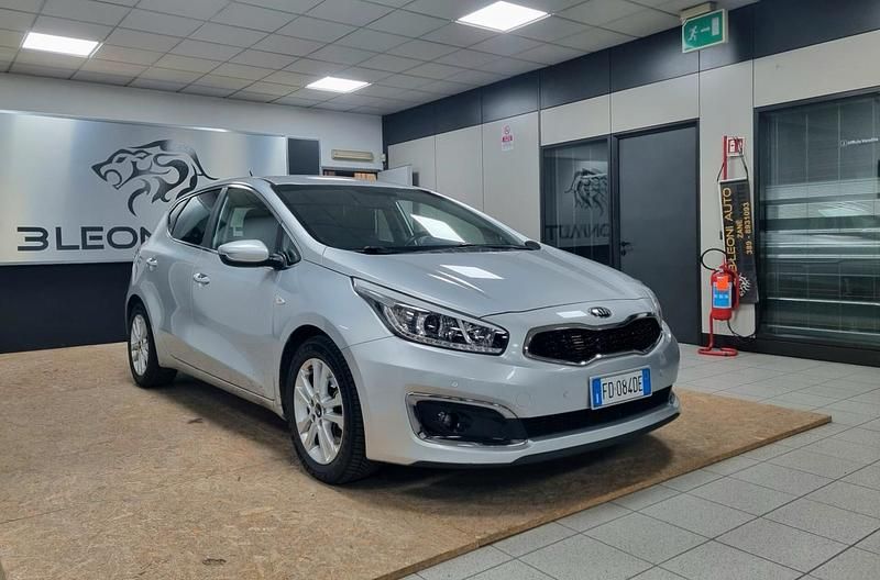 Usata Kia Ceed 110 CV (80 kW) 2016 Argento Utilitaria