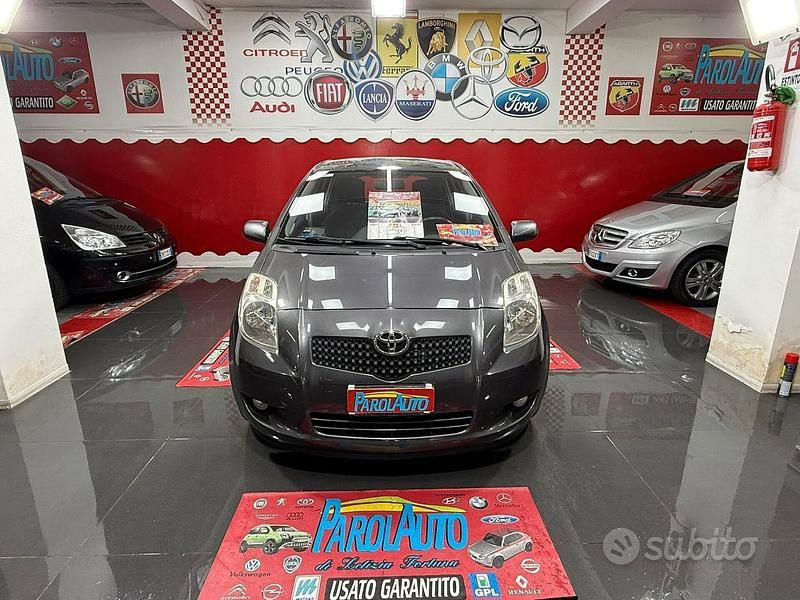 Usata Toyota Yaris 90 CV (66 kW) 2008 Grigio Utilitaria