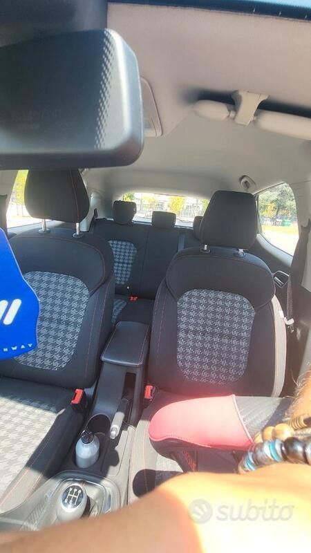 Usata MG ZS 106 CV (77 kW) 2023 Grigio Berlina