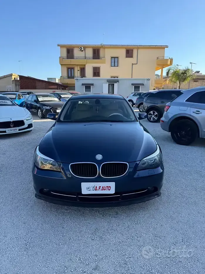 Usata BMW 530 Efficient Dynamics 218 CV (160 kW) 2004 Blu Berlina
