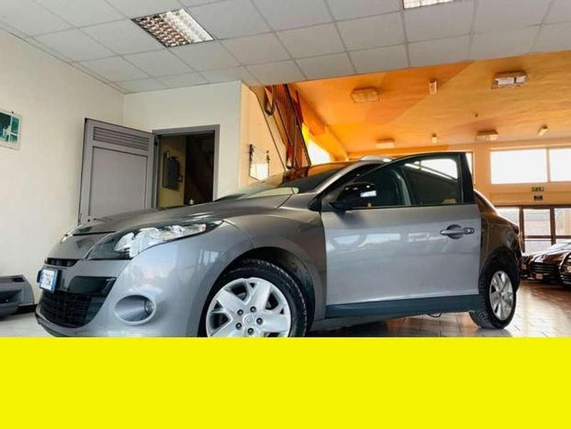 Grigio Usata 2012 Renault Mégane GrandTour Station wagon | 6490 € (Molto cara) - Immagine 1/4